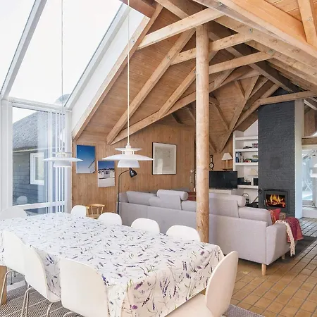 Casa vacanze 12 Person Holiday In Hvide Sande