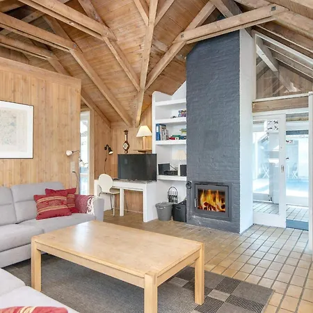 Casa vacanze 12 Person Holiday In Hvide Sande *